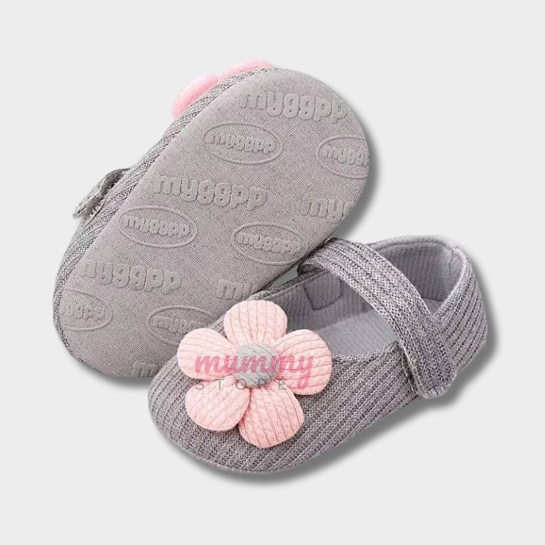 Baby Pre Walk Knitted Flower Shoes - Image 5